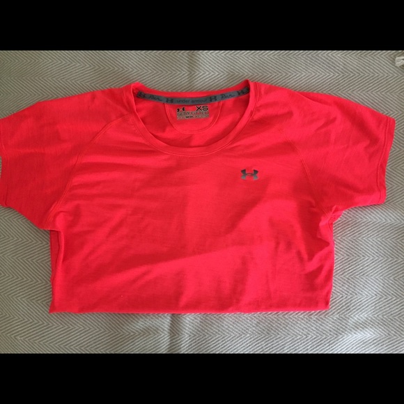 Under Armour athletic shirts - Picture 3 of 4
